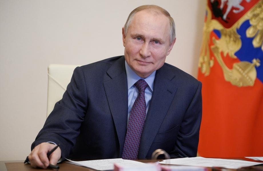 Putin gets COVID-19 vaccine, Kremlin hides details