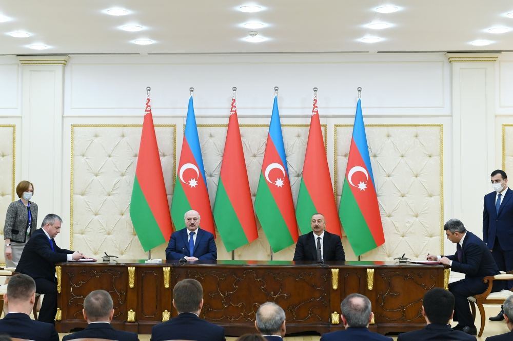 Azerbaijani, Belarusian Presidents Sign Bilateral Documents