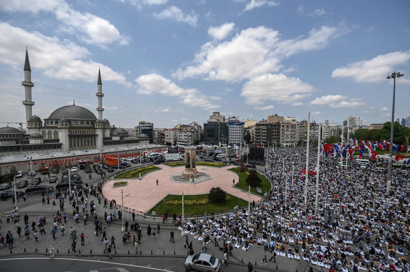 Istanbul’s Taksim Mosque opens after decades of legal wrangling