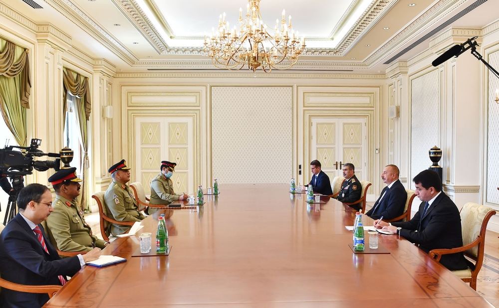 Azerbaijani president receives Chief of Army Staff of Pakistan Army