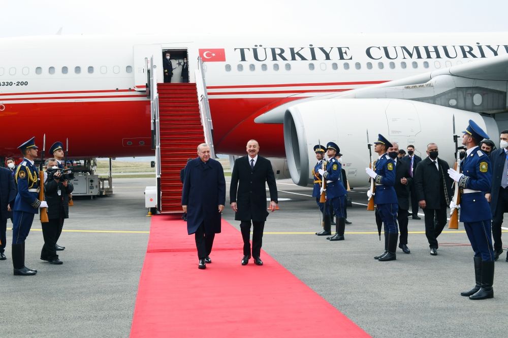Turkish President Recep Tayyip Erdogan arrives in Azerbaijan. First official welcome ceremony held at Fuzuli International Airport