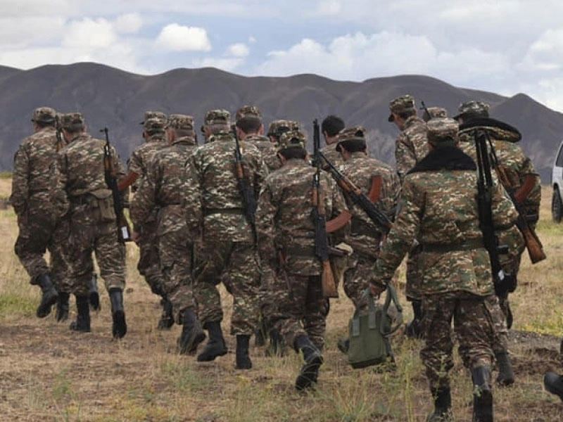 Azerbaijani MOD: Armenian soldiers leaving their positions in fear and confusion