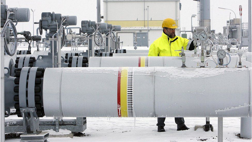Russia Threatens to Stop Supplying Gas If Not Paid in Roubles