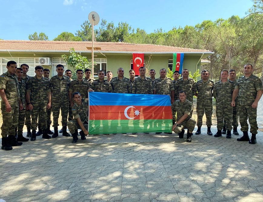 Azerbaijani servicemen take part in drills in Türkiye