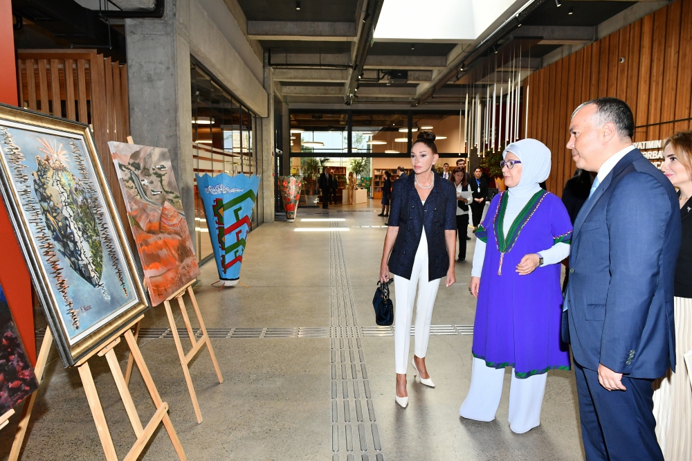 First ladies of Azerbaijan and Türkiye visited DOST Center